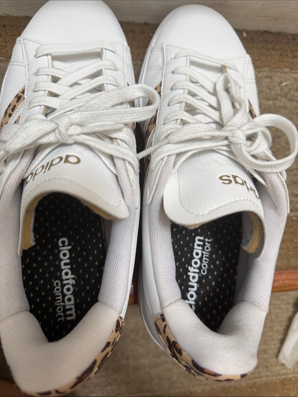 Adidas Grand Court 2.0
Cloud White Magic Beige Matte Gold (Women's)
Size 9 1/2 - Picture 9 of 10